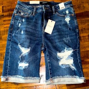 NWT Judy Blue Distressed Bermuda Shorts